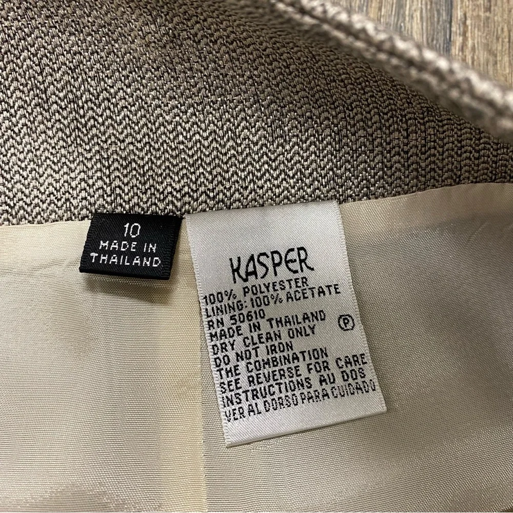 Kasper Beige Blazer and Skirt‎ Set with Cream Accents Career Wear Office Size 10